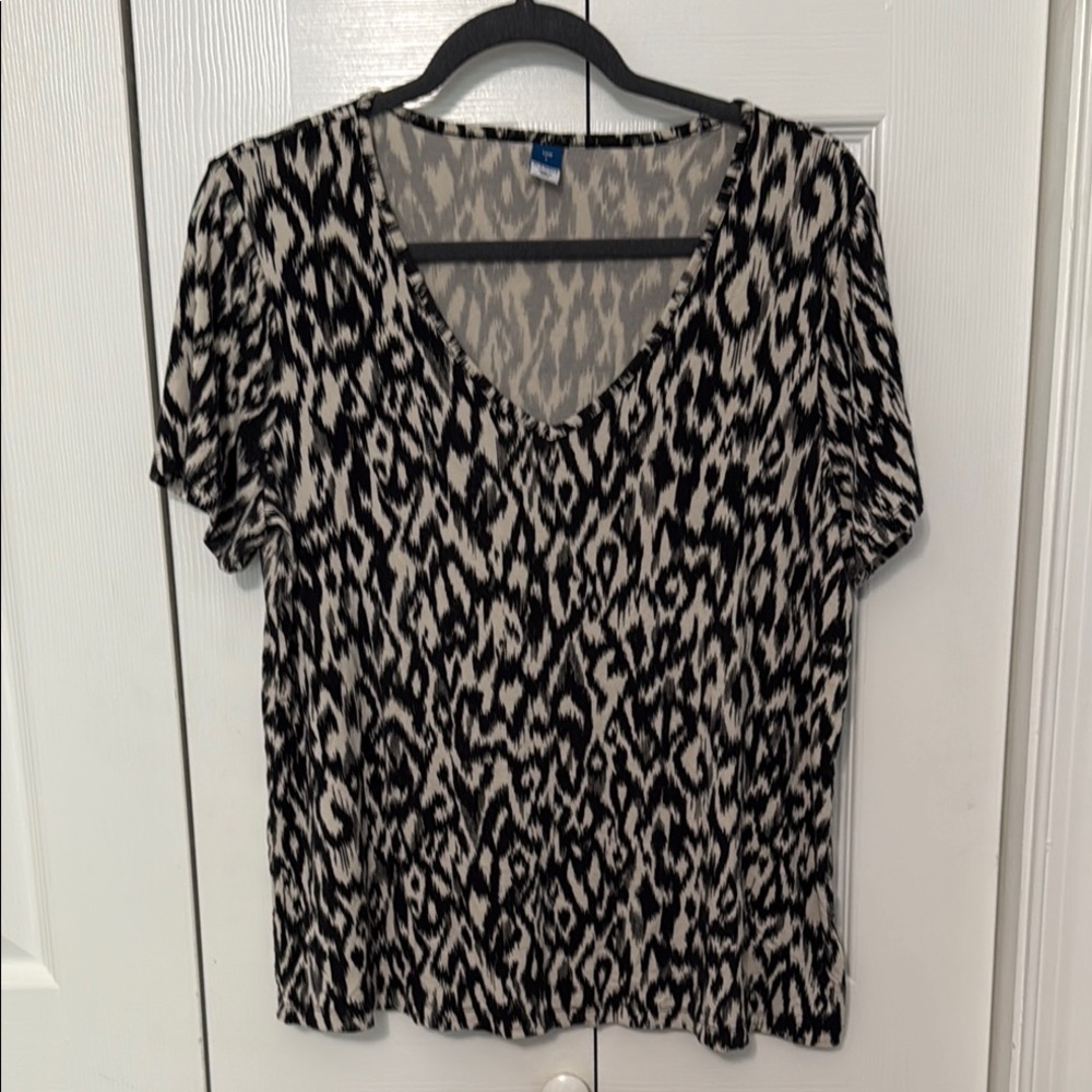 Old Navy Luxe Ikat Print Tee